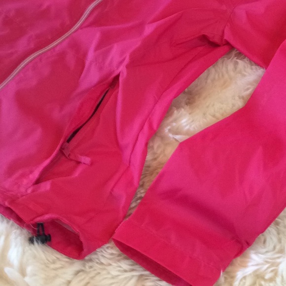 Columbia bright pink windbreaker w/ packable hood - Picture 3 of 12